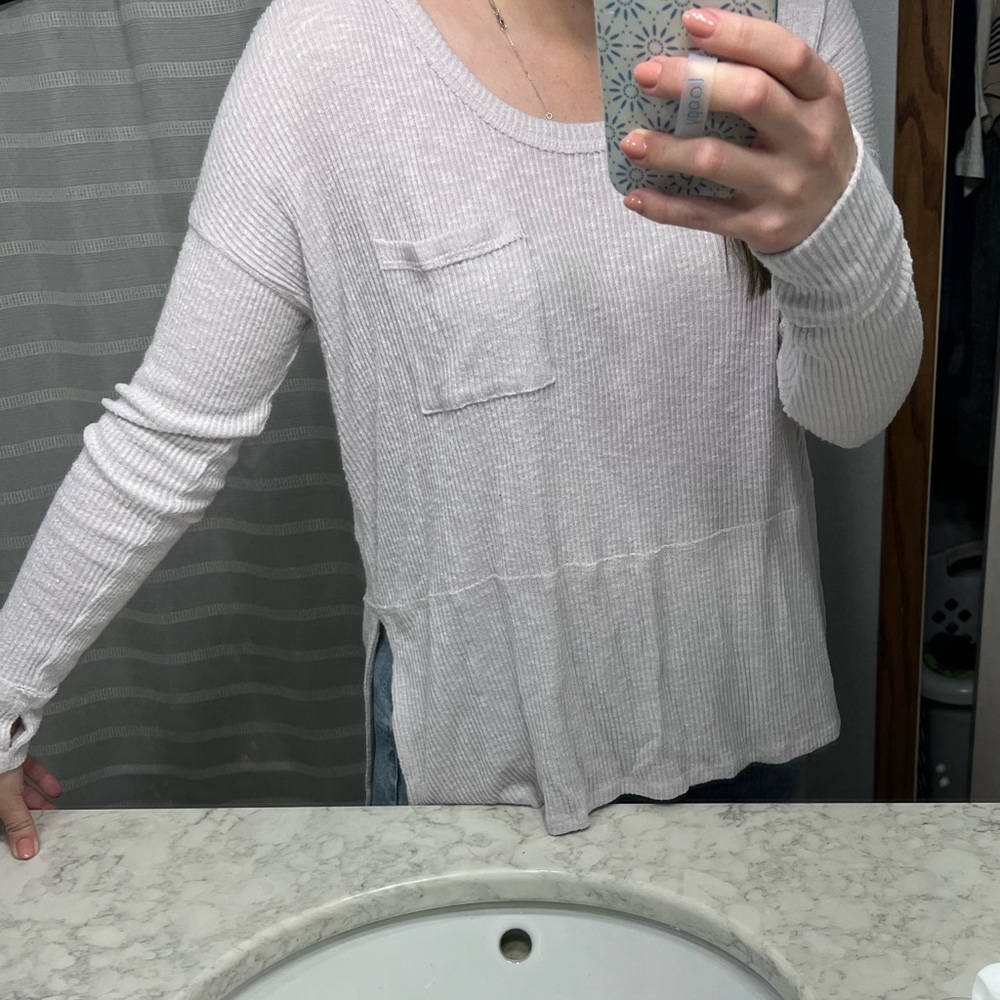AE split hem top - Picture 2 of 5
